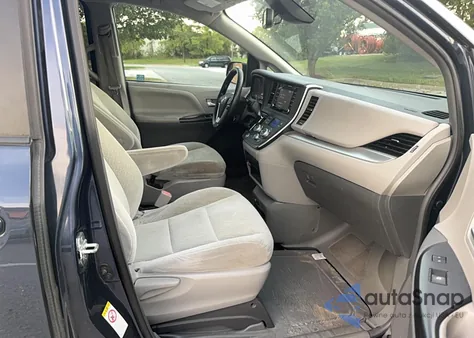 2018 Toyota Sienna Le из США, поврежденный, VIN 5TDKZ3DC2JS910364